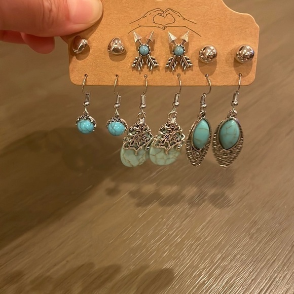 NWT womens Earrings set boho style - Picture 3 of 5